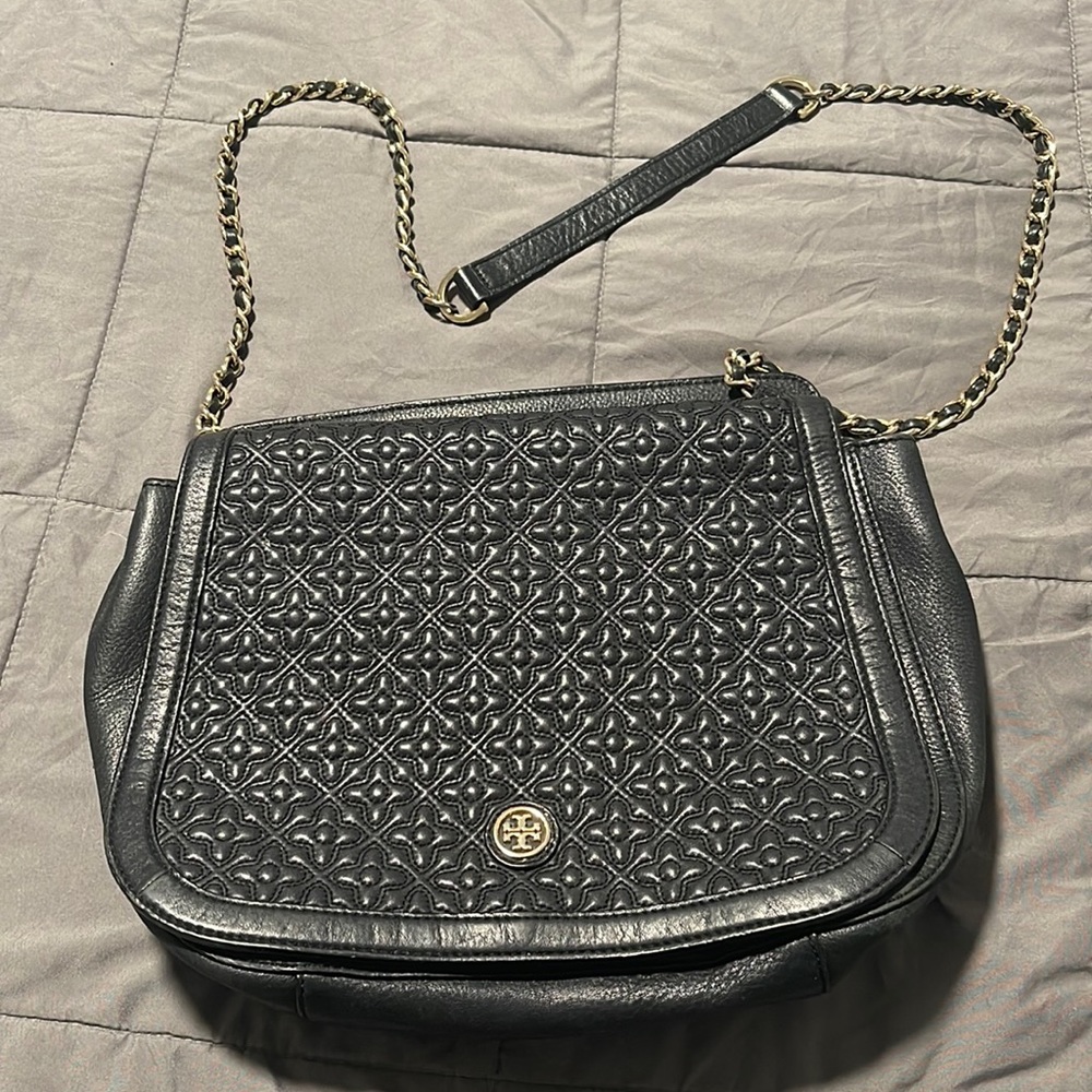 Used authentic Tory Burch purse .